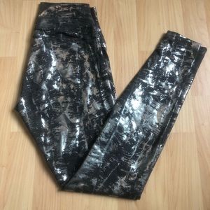 Lululemon black and silver full length leggings